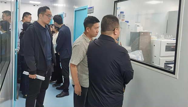 南京市六合区科技局领导视察东极生物 共绘创新发展蓝图  